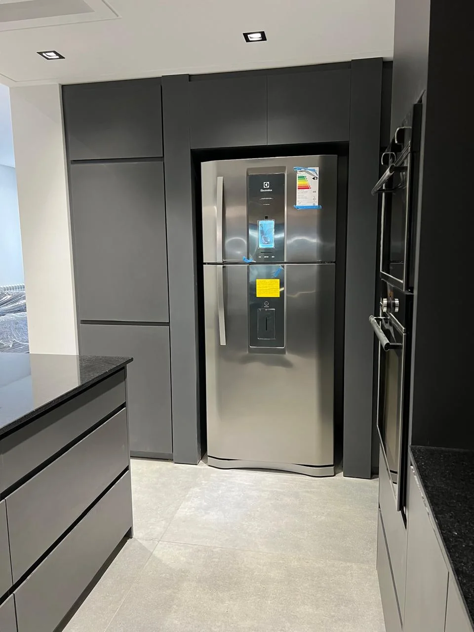 Mueble diseñado alrededor de la heladera